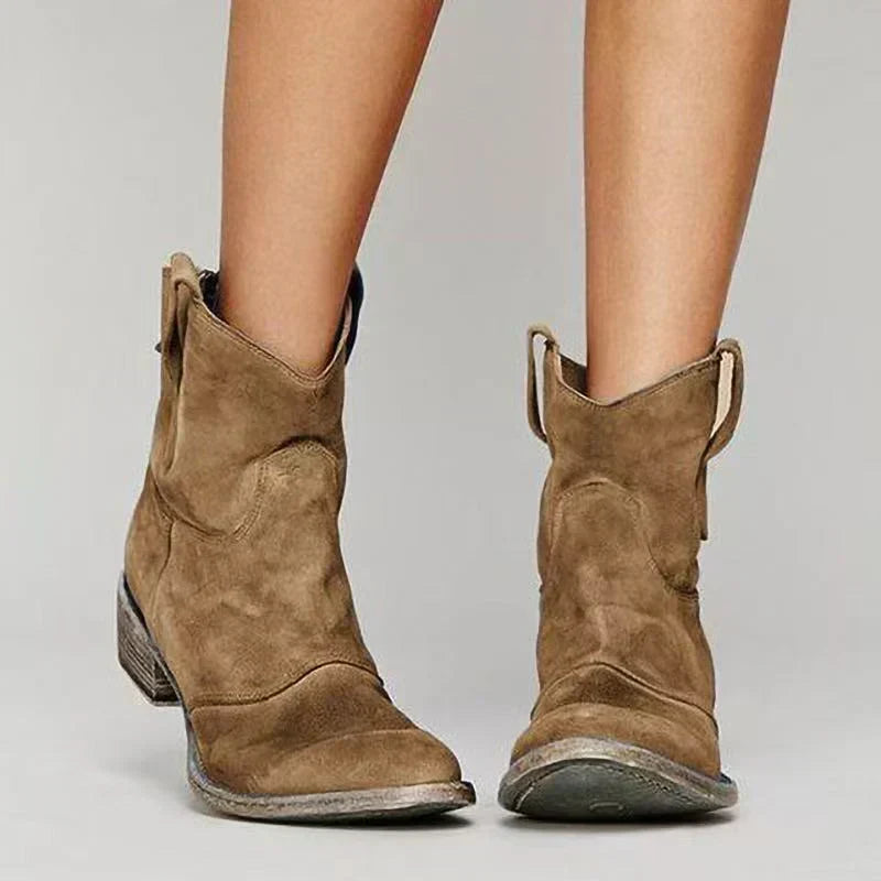 Heather – Western-Style Ankle Boots