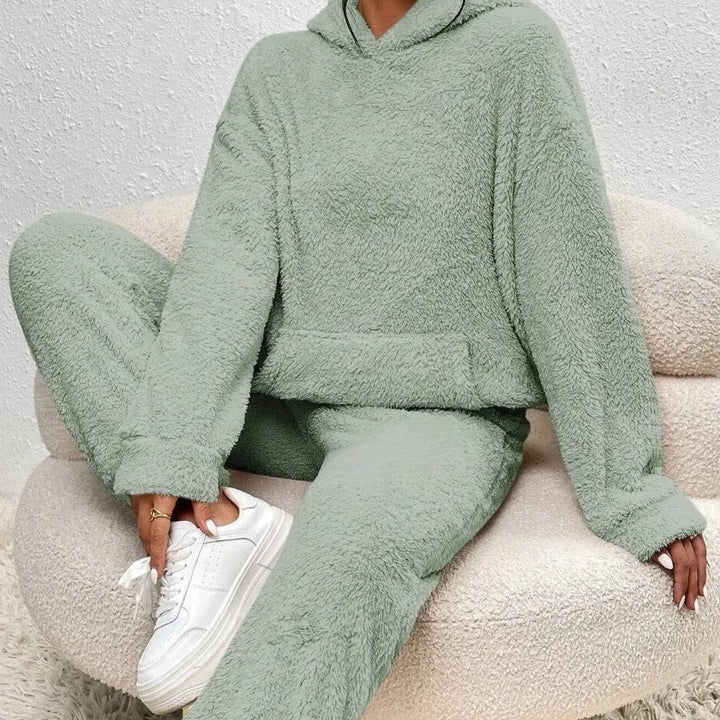 Grainne – Fluffy Hooded Lounge Set
