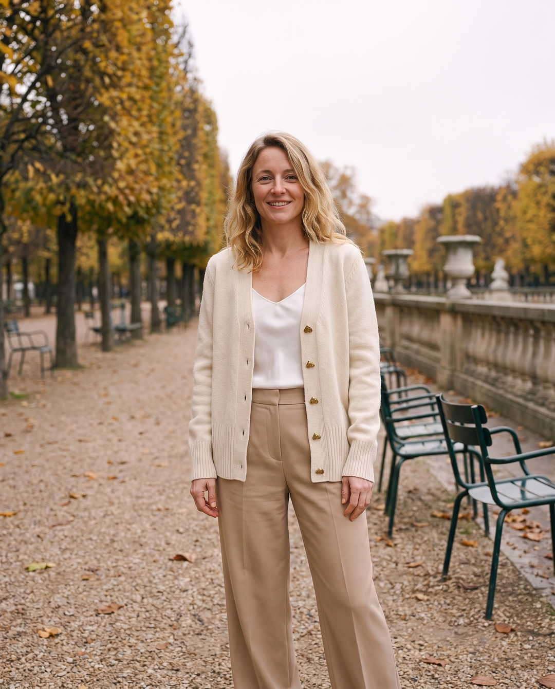 Jill – V-Neck Cardigan with Heart Buttons
